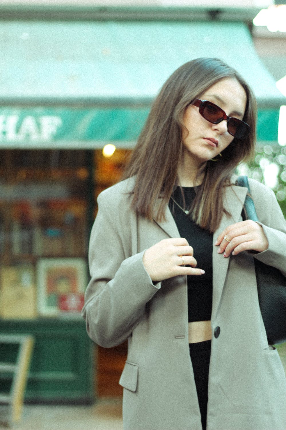 How to Rock Women’s Blazers for a Confident and Chic Look