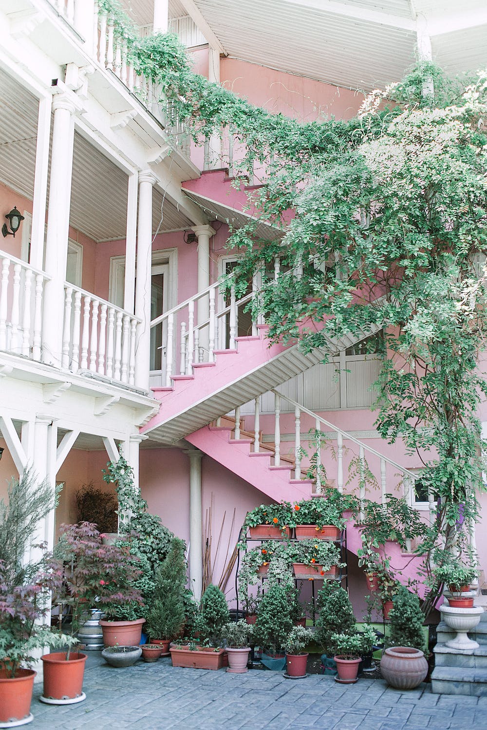 Embracing Simplicity in Your Outdoor Space
